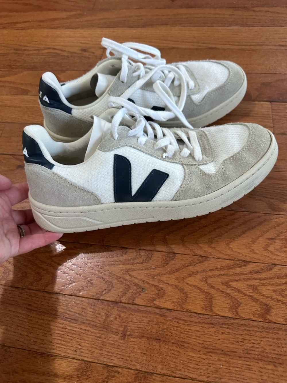 Veja V-10 Shoes women’s size 9